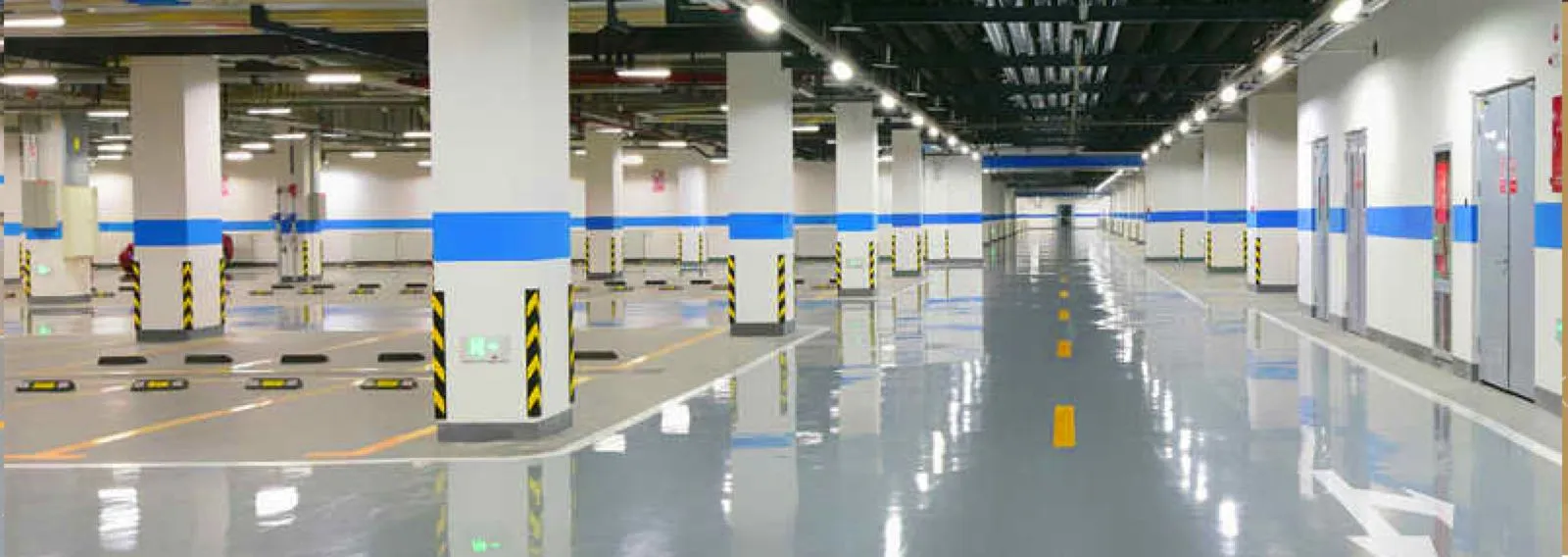 23 Square covered parking